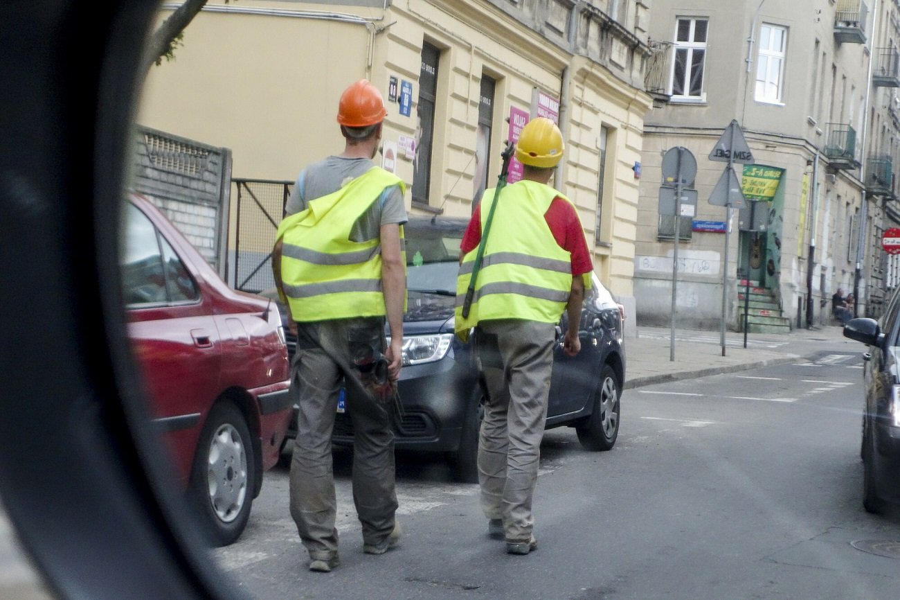 "Po szklanie i na rusztowanie" to już trochę mit. Dzisiaj na budowach mają inny problem. (Zdjęcie poglądowe)