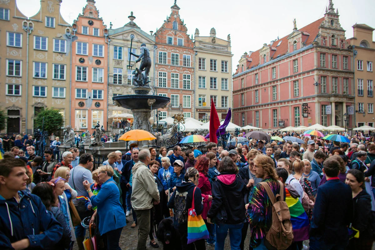Tłumy ludzi w Gdańsku solidaryzowały się z ofiarami zamieszek w Białymstoku.