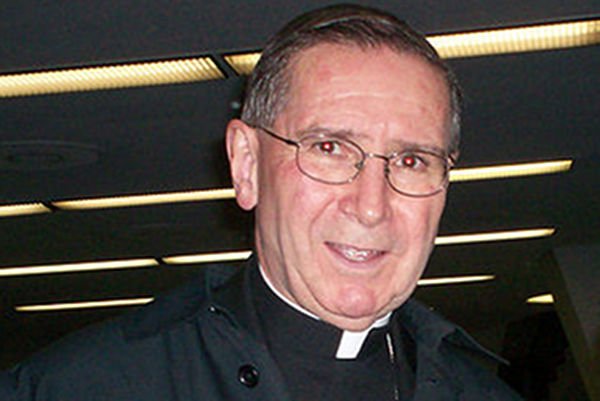 Były arcybiskup Los Angeles Roger Mahony jest oskarżany o tuszowanie pedofilii wśród księży.