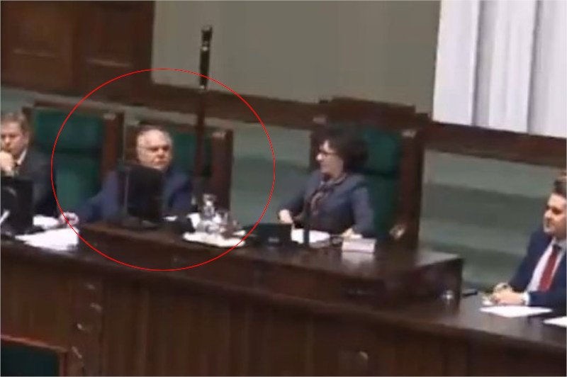 Dariusz Salamończyk "uczył" Elżbietę Witek jak być marszałkiem Sejmu.
