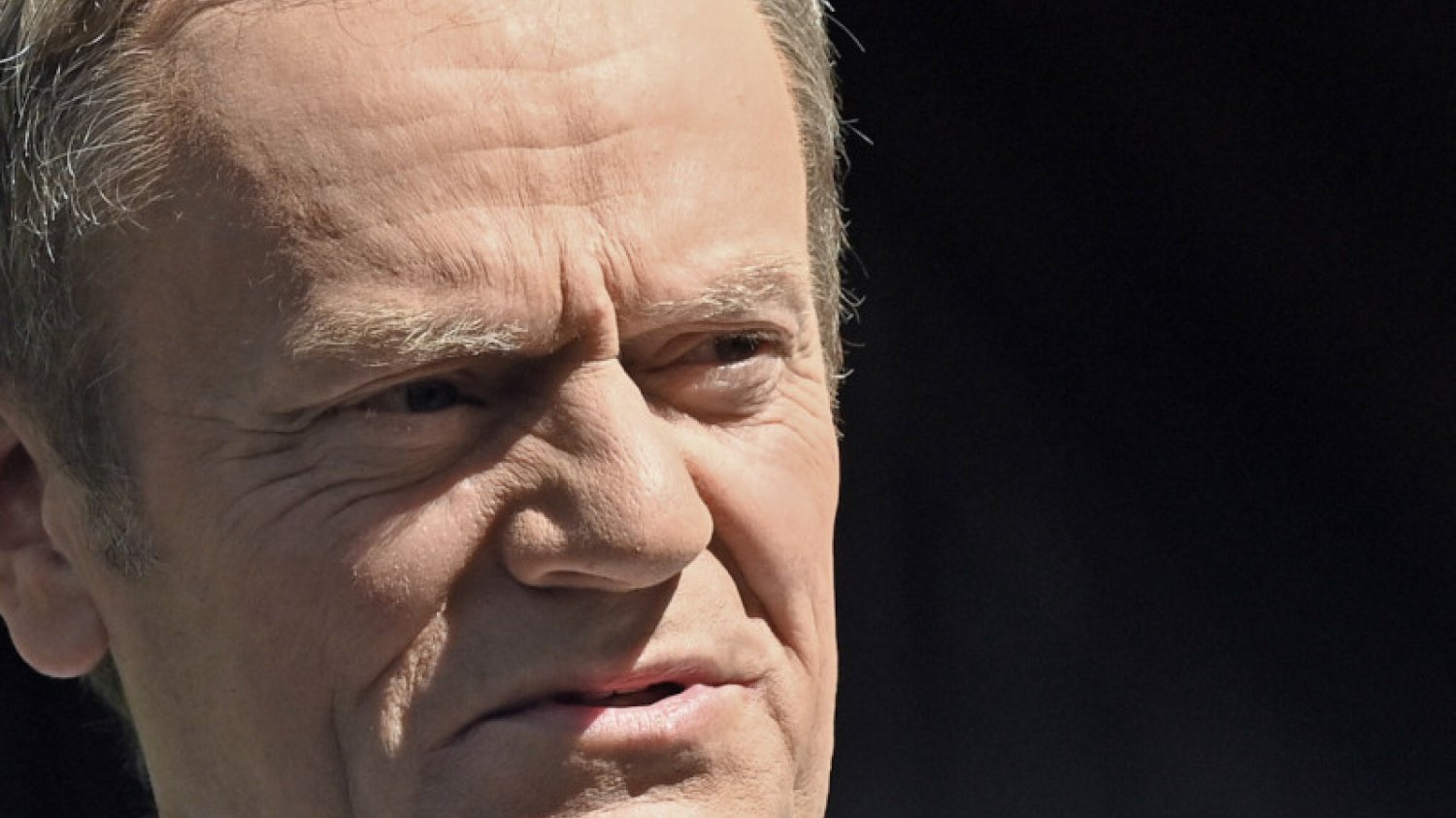 Donald Tusk o prezesie NBP: "Gdyby miał godność, sam by zrezygnował po tym, co zgotował Polakom"