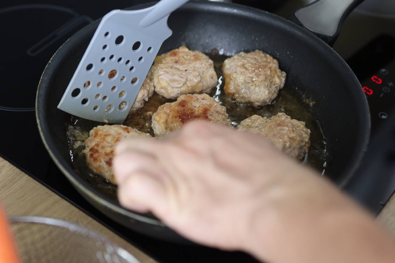 Czego nie odgrzewać na drugi dzień? Te dania mogą zaszkodzić zdrowiu