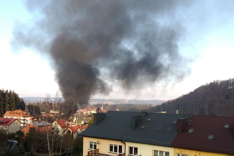Prawdopodobną przyczyną pożaru hotelu był śmietnik.