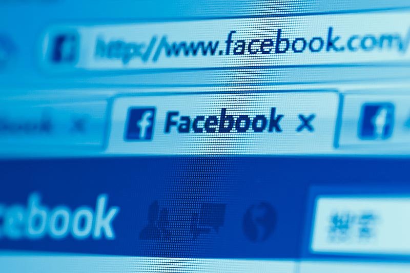 Facebook zdradza, kiedy się zakochujemy i decydujemy na poważniejszy związek.