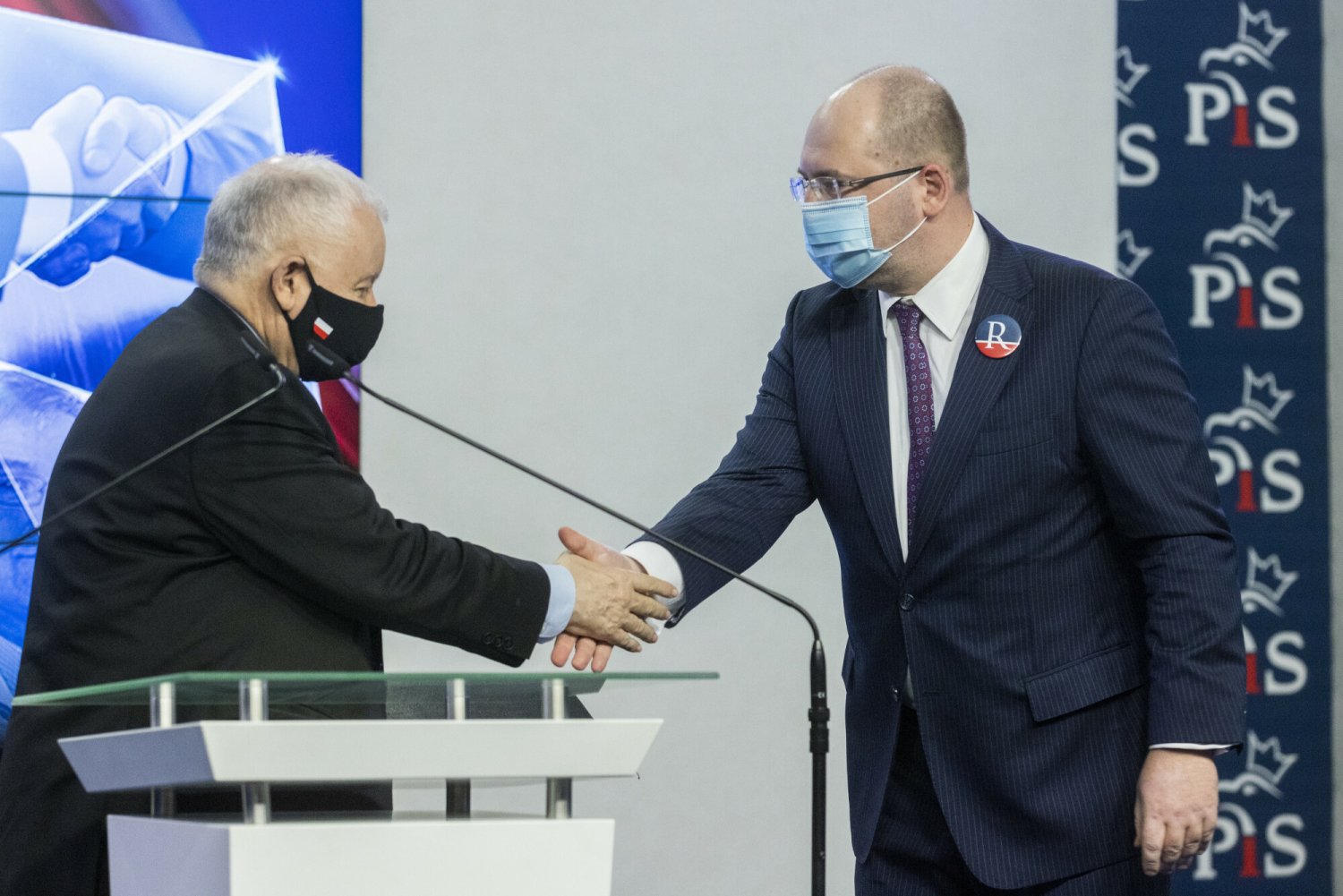 Łukasz Mejza i Zbigniew Ajchler mają dołączyć do klubu parlamentarnego PiS.