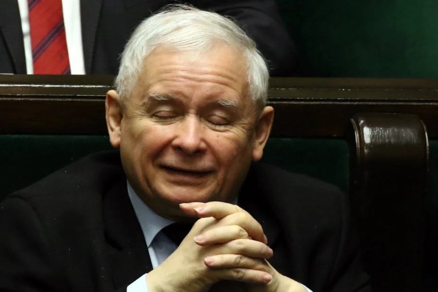 Jarosław Kaczyński zadeklarował, że nagrody dla ministrów zostaną przekazane na Caritas.