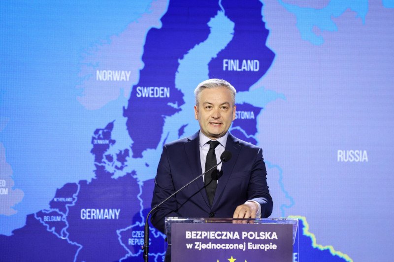 Lewica przedstawia postulaty ws. współpracy państw UE. "Podzielona Europa jest marzeniem Kremla".