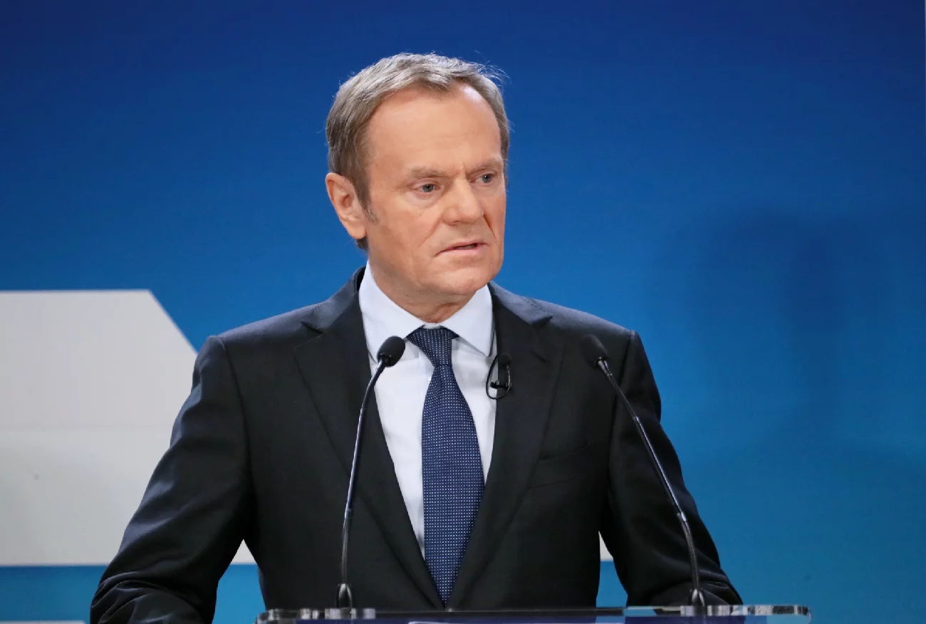 PiS jednak z szansą na większość? Poważne rozbieżności w sondażach.
