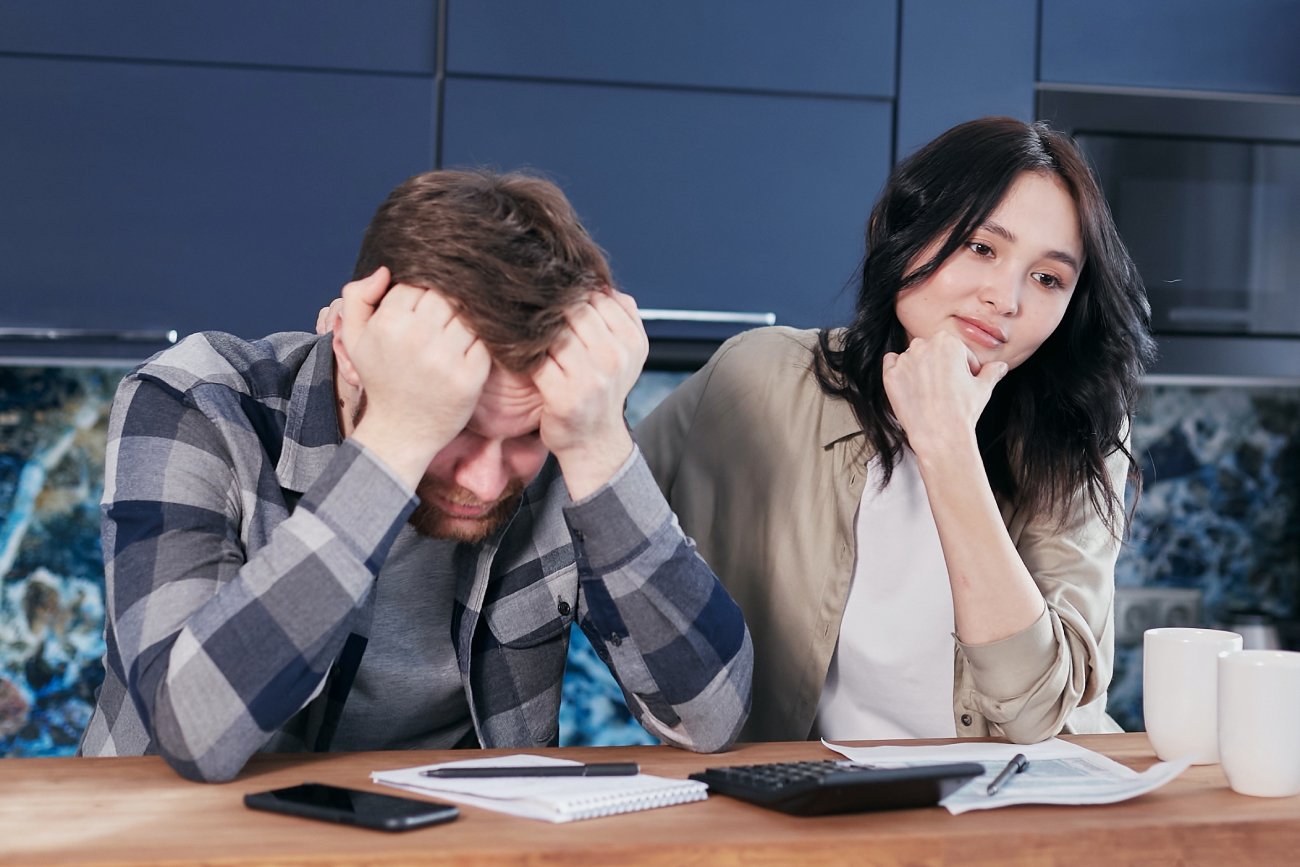 Jak dzielić opłaty za mieszkanie w związku? Ekspertka odradza "pół na pół"