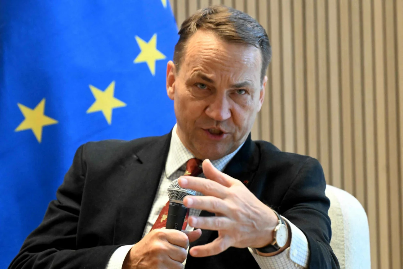 Sikorski zakpił z Nawrockiego. Tak zareagował na drogie podróże kandydata PiS Sikorski dodał z rana taki wpis. Szef MSZ zakpił z Karola Nawrockiego
