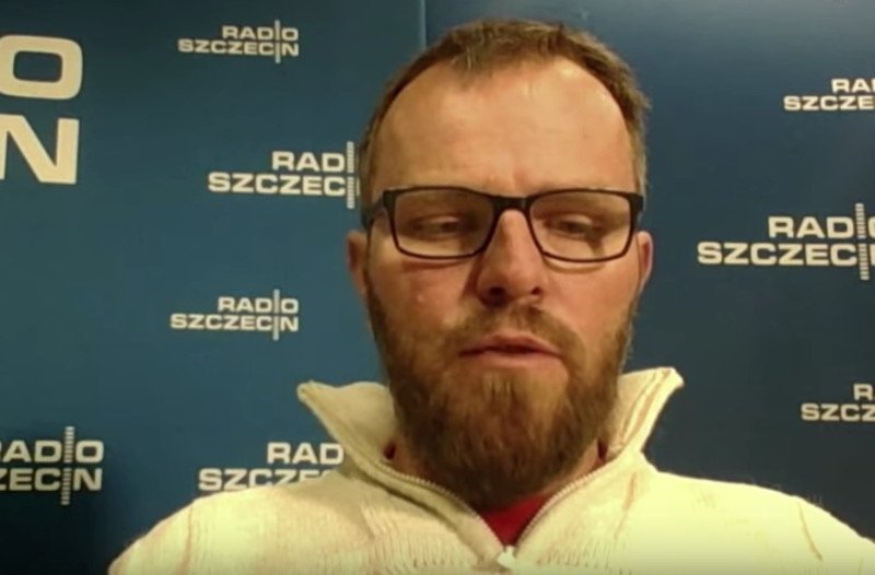 Tomasz Duklanowski z Radia Szczecin, jeden z autorów publikacji o mieszkaniu Stanisława Gawłowskiego.