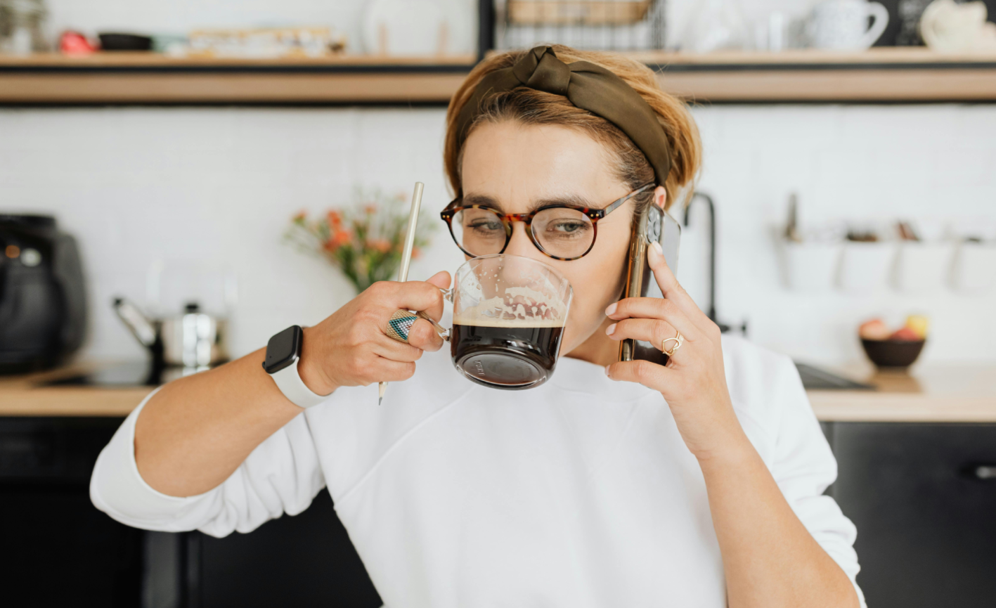 Najnowsze badania dowiodły, że kawa równoważy szkodliwe skutki braku ruchu.