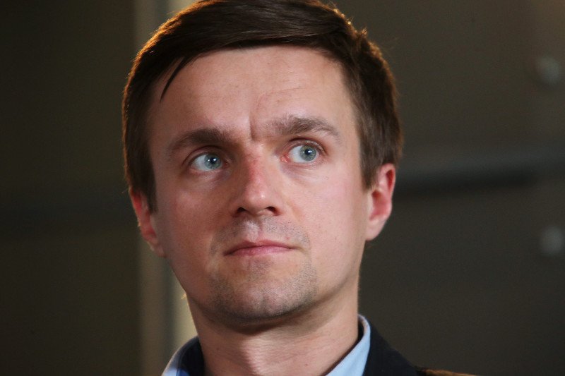 Jego dziadek nie pozwolił w PRL-u na zdjęcie krzyża. On walczy o zaprzestanie finansowania religii z budżetu