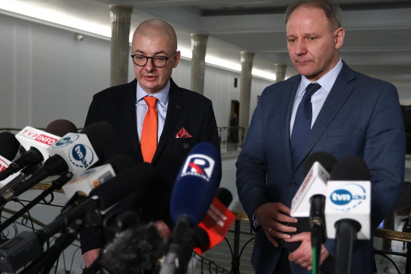 To dwaj z sześciu posłów, któzy według nieoficjalnych informacji mają zasilić sejmowe szeregi PSL i uchronić je od degradacji.