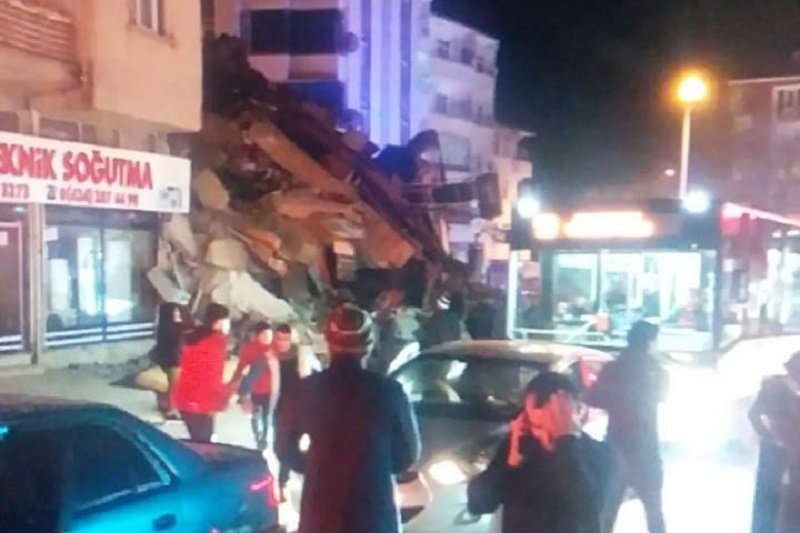 Silne trzęsienie ziemi nawiedziło wschodnią Turcję.