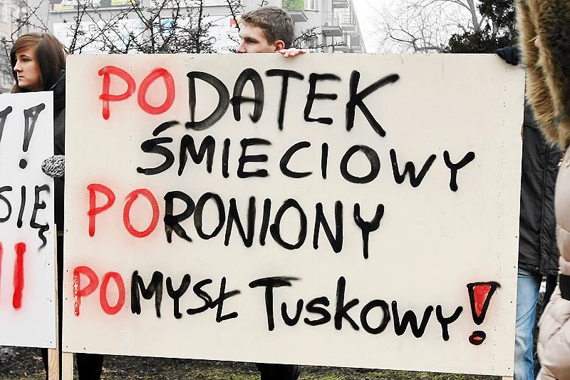 Wyższe opłaty za śmieci mogą zagrozić Platformie bardziej, niż problemy, które poruszane są w Sejmie?