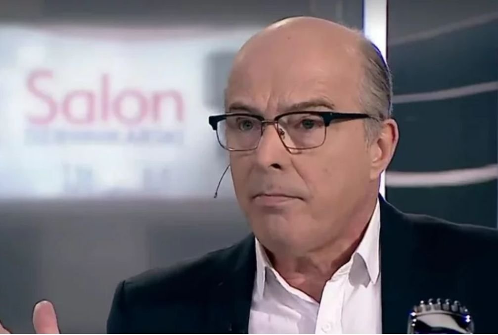 Program "Warto rozmawiać" zniknął z anteny po tym jak prowadzący Jan Pospieszalski podczas odcinka wyemitowanego w TVP3 12 kwietnia skrytykował rząd w związku z walką z pandemią koronawirusa.