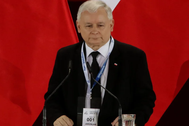 Jarosław Kaczyński pasjonuje się nie tylko rodeo, lecz także piłką nożną.