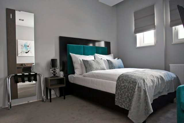 W ofercie są mieszkania duże i małe, ładne i obskurne. Klientom zależy jednak chyba głównie na tym, by nikt ich nie przyłapał.