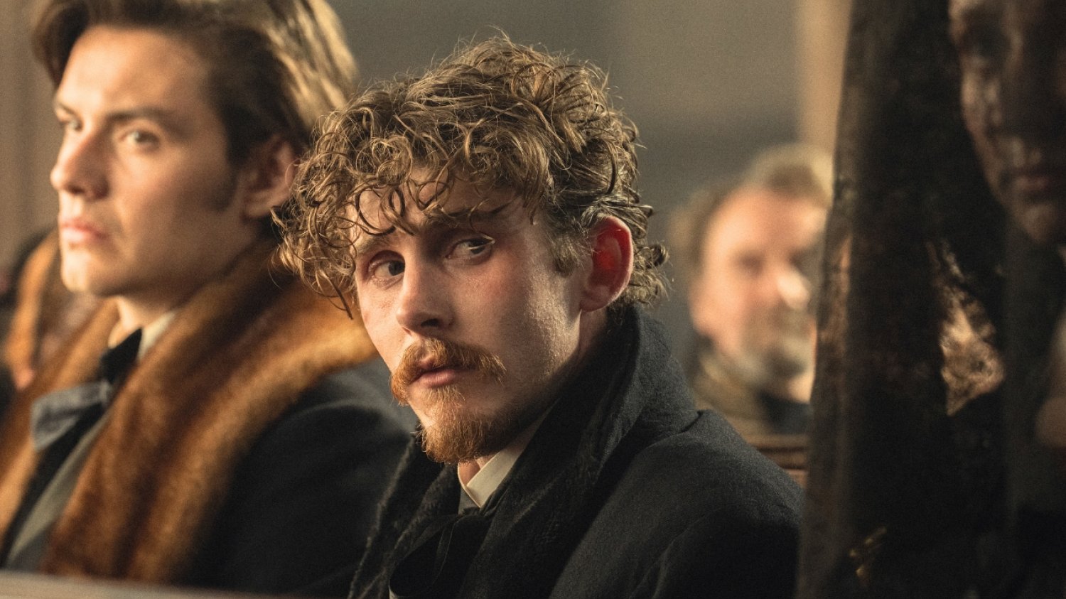 "Peaky Blinders" zastąpisz tym serialem. Już w tym tygodniu wleci na Netflix "Ród Guinnessów" w tym tygodniu na Netflix. Coś dla fanów "Peaky Blinders"