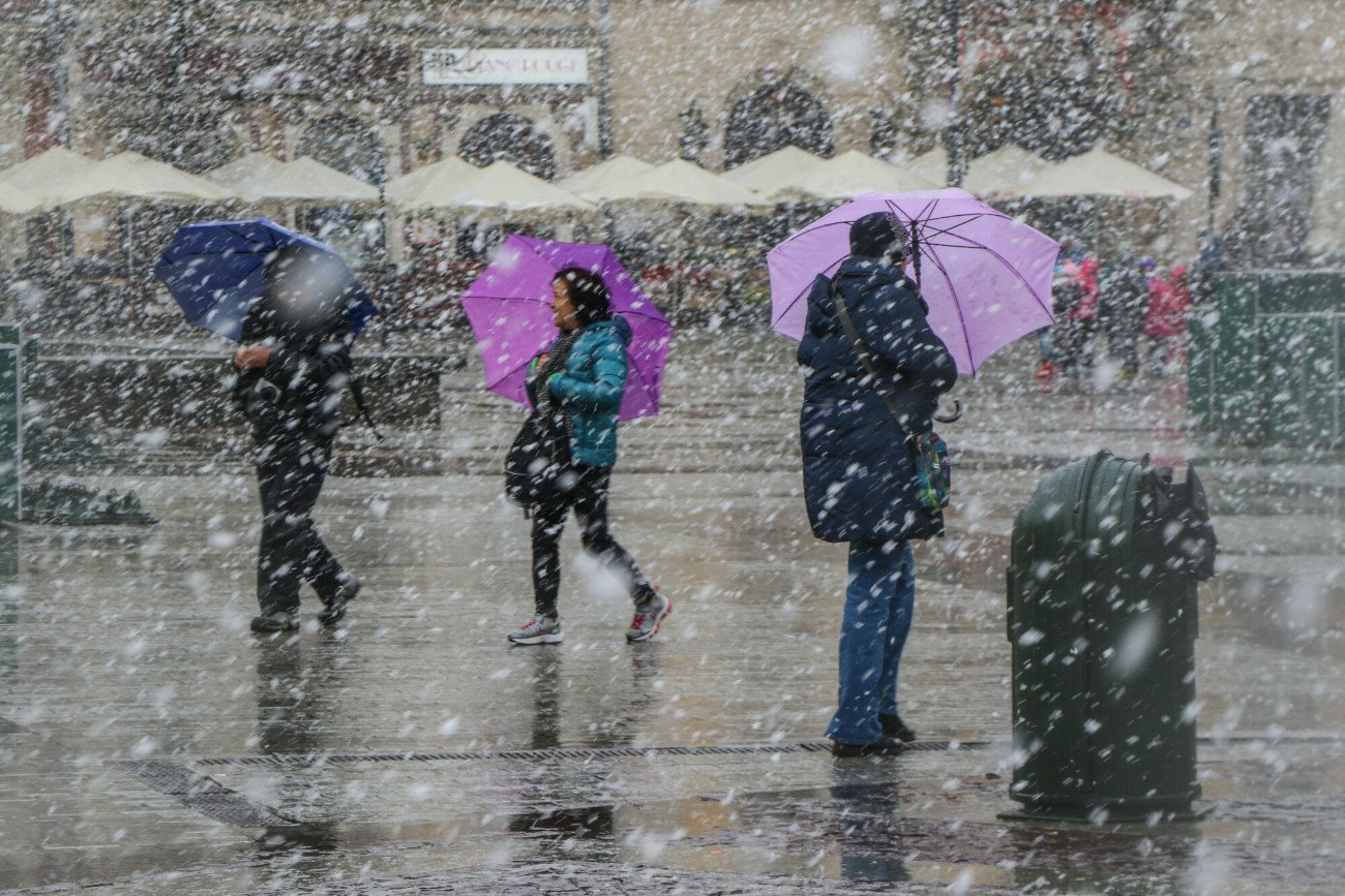 W piątek synoptycy przewidują miejscami silne śnieżyce
