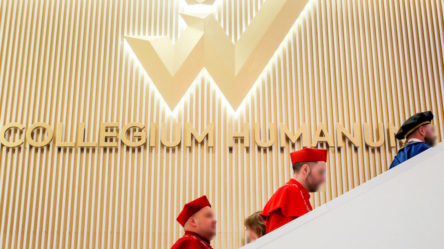 Jakie związki z Collegium Humanum miał prezydent Wrocławia Jacek Sutryk? Ten reportaż pokazuje skalę podejrzanej współpracy Jakie związki z Collegium Humanum miał prezydent Wrocławia Jacek Sutryk? Ten reportaż pokazuje skalę podejrzanej współpracy