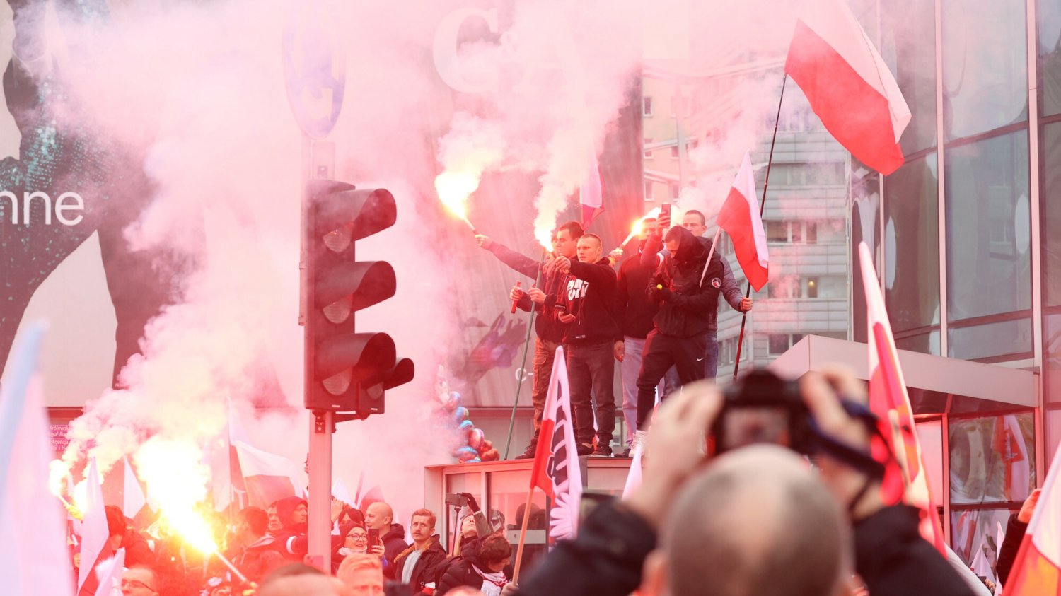 Na początku Marszu Niepodległości doszło do incydentu z udziałem aktywistów klimatycznych.