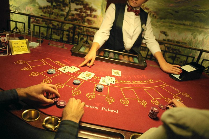 Rząd od 12 lutego otworzy kasyna.