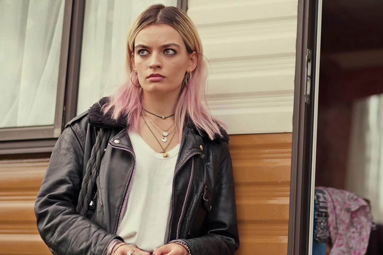Emma Mackey w serialu "Sex Education".