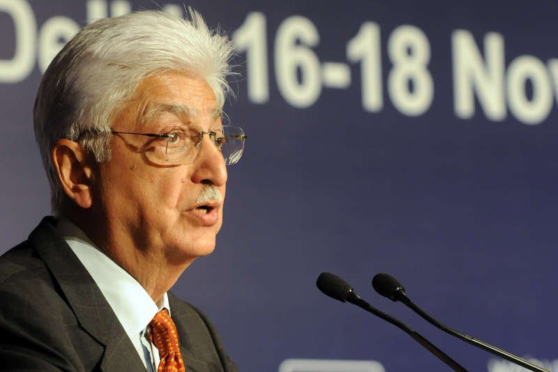 Azim Premji, jeden z najbogatszych Hindusów, przekazał na cele edukacyjne ponad 2 miliardy dolarów.