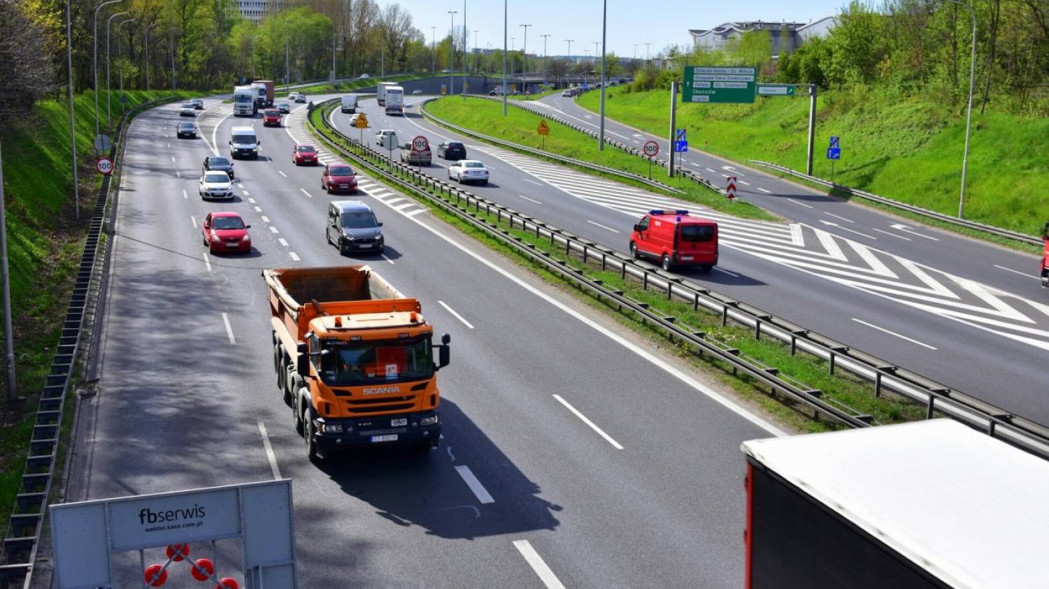 Wypadek na A4 w Opolu. Pasażerowie busa uciekli, trwają poszukiwania