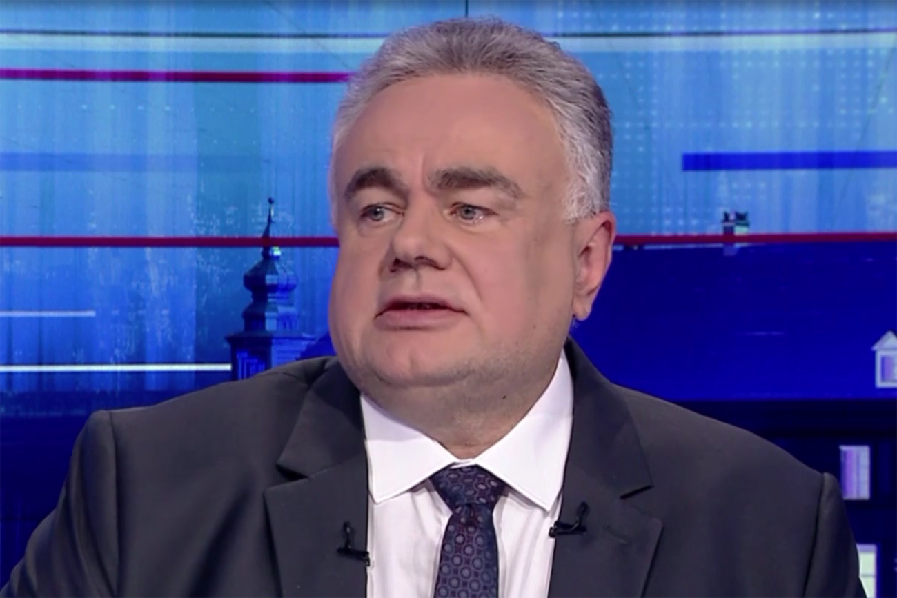 Kuriozalna teza Tomasza Sakiewicza w TVP. Tak skomentował decyzję Dudy ws. premiera