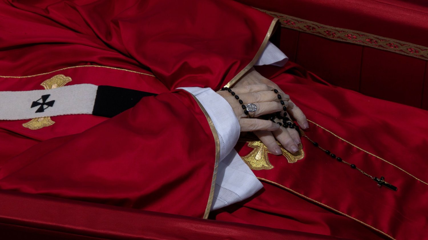 Pogrzeb papieża Franciszka. Do trumny włożą mu specjalne rzeczy