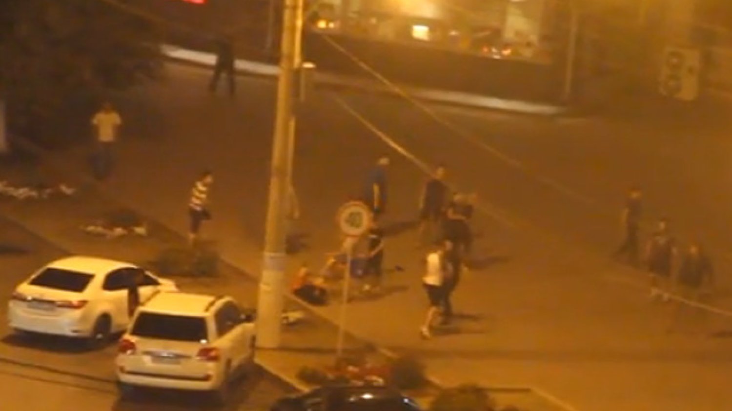 Bójka kibiców Legii Warszawa i FK Aktobe została nagrana przez jednego ze świadków