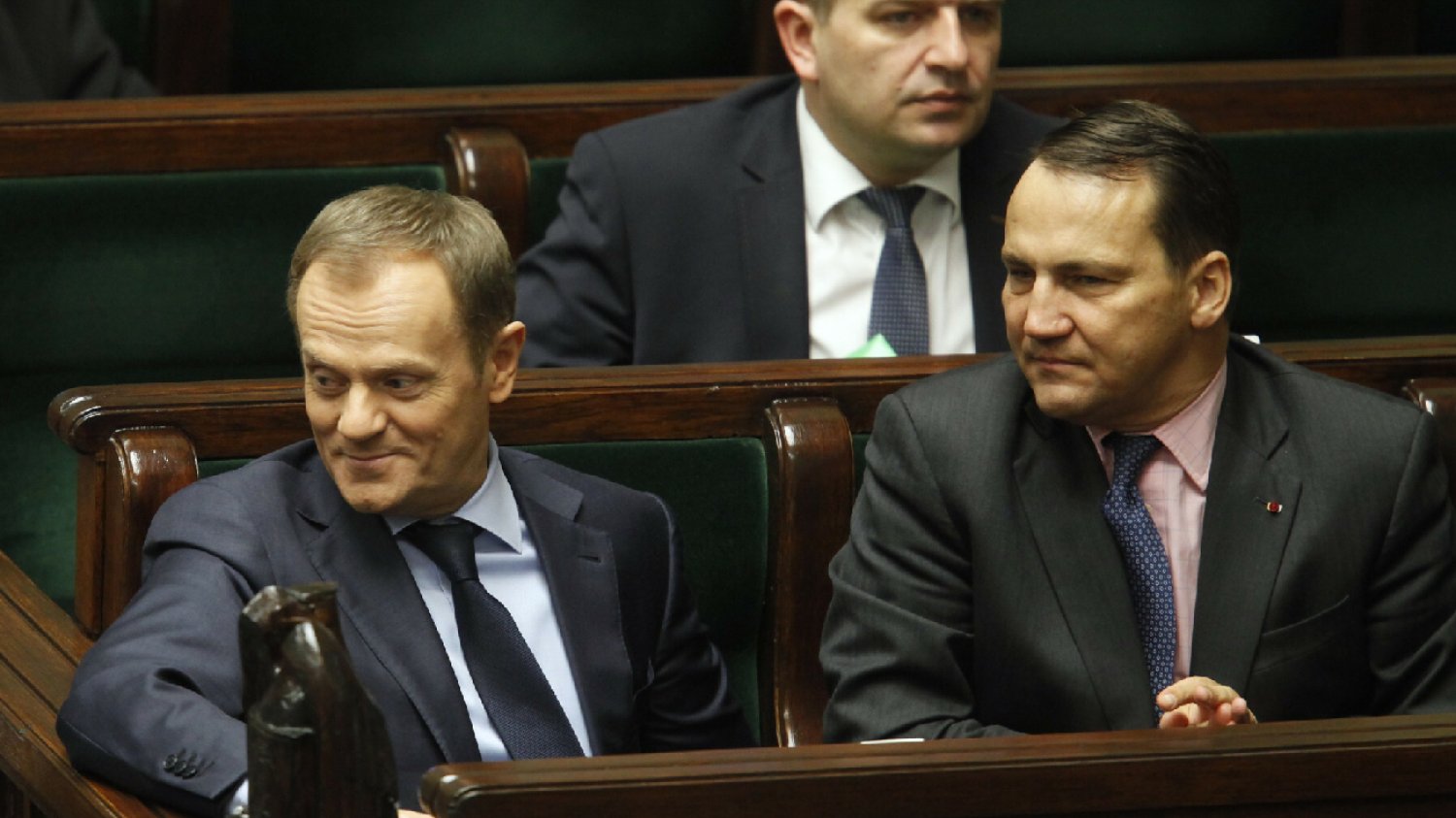 Tusk skieruje europosłów do Sejmu? Pytamy Sikorskiego i Arłukowicza.