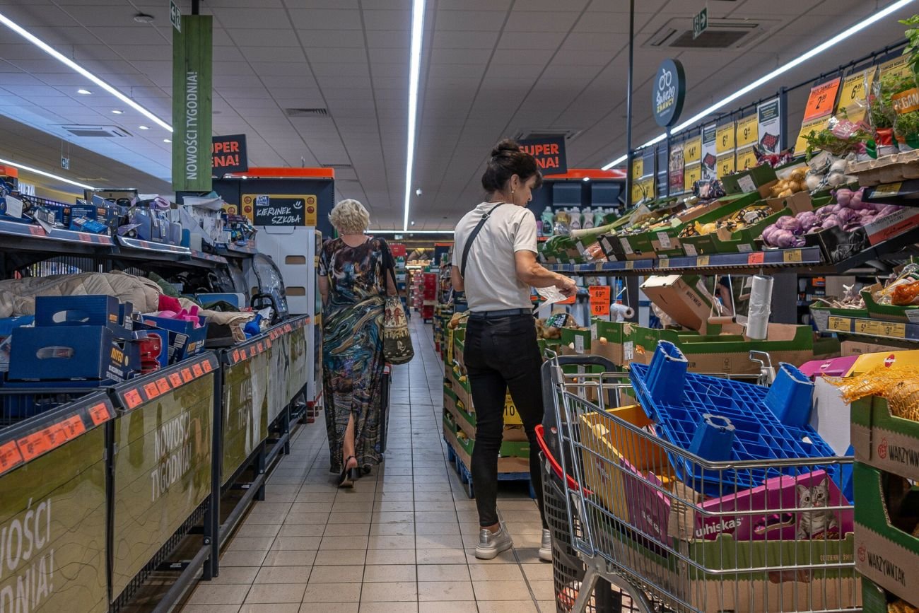 Biedronka wjechała z nowymi promocjami. W sklepach będą tłumy