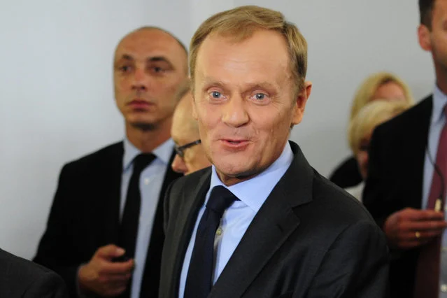 Premier odchudza administrację i przyznaje podwyżki swoim urzędnikom. Najwięcej płaci jednak prezydent Komorowski