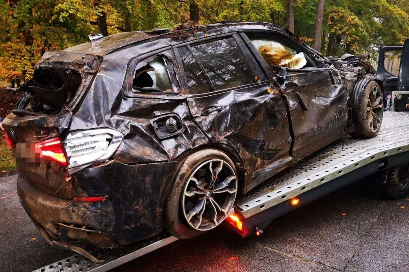 Krzysztof Hołowczyc miał groźny wypadek. Auto dachowało