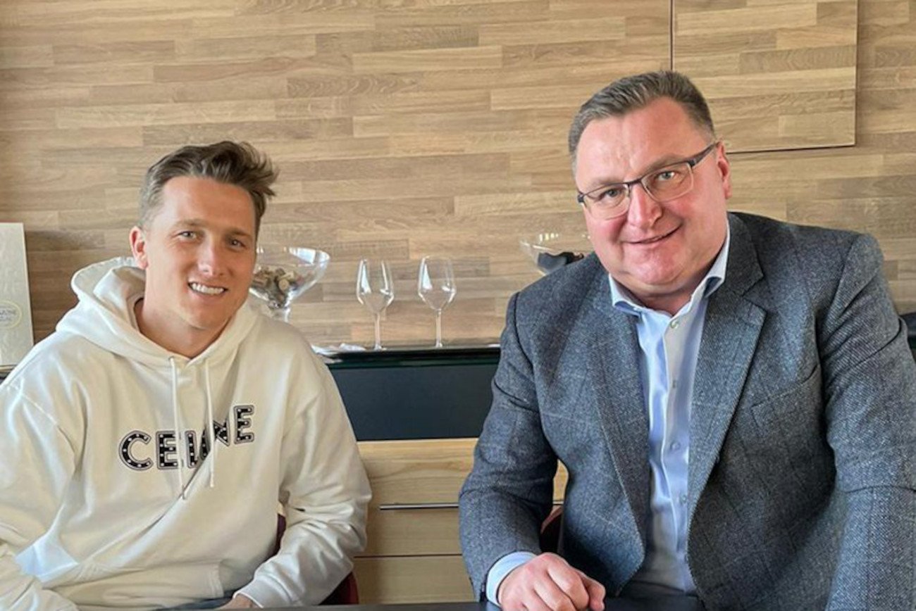 Czesław Michniewicz nie próżnuje. Selekcjoner po wizycie w Monachium tym razem odwiedził Piotra Zielińskiego.