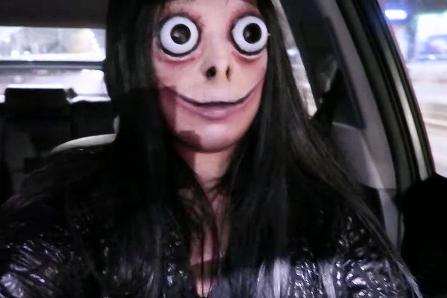 Vlogera Agnieszka Grzelak prowadziła auto w masce ograniczającej widoczność