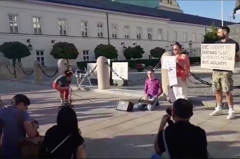 Młodzi artyści pokazali jak bez przemocy walczyć o wolność.