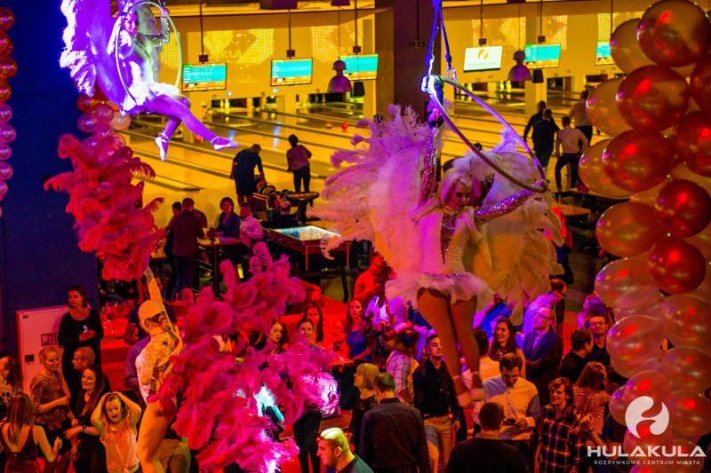 Hulakula to nowoczesne centrum rozrywki, usytuowane przy ul. Jagiellońska 82b w Warszawie.