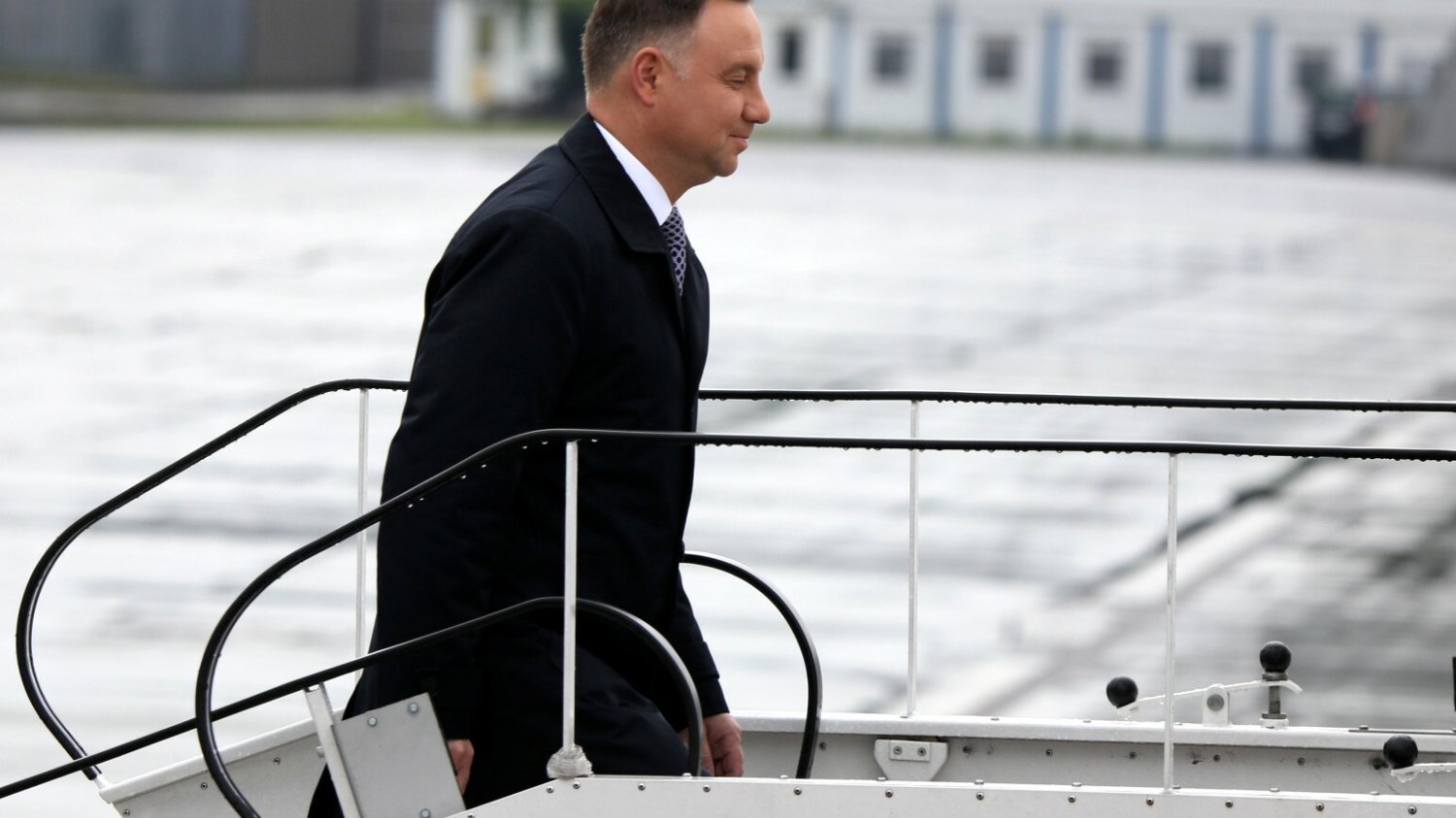 Nagła zmiana planów Andrzeja Dudy. Samolot z prezydentem krążył nad Gdynią.