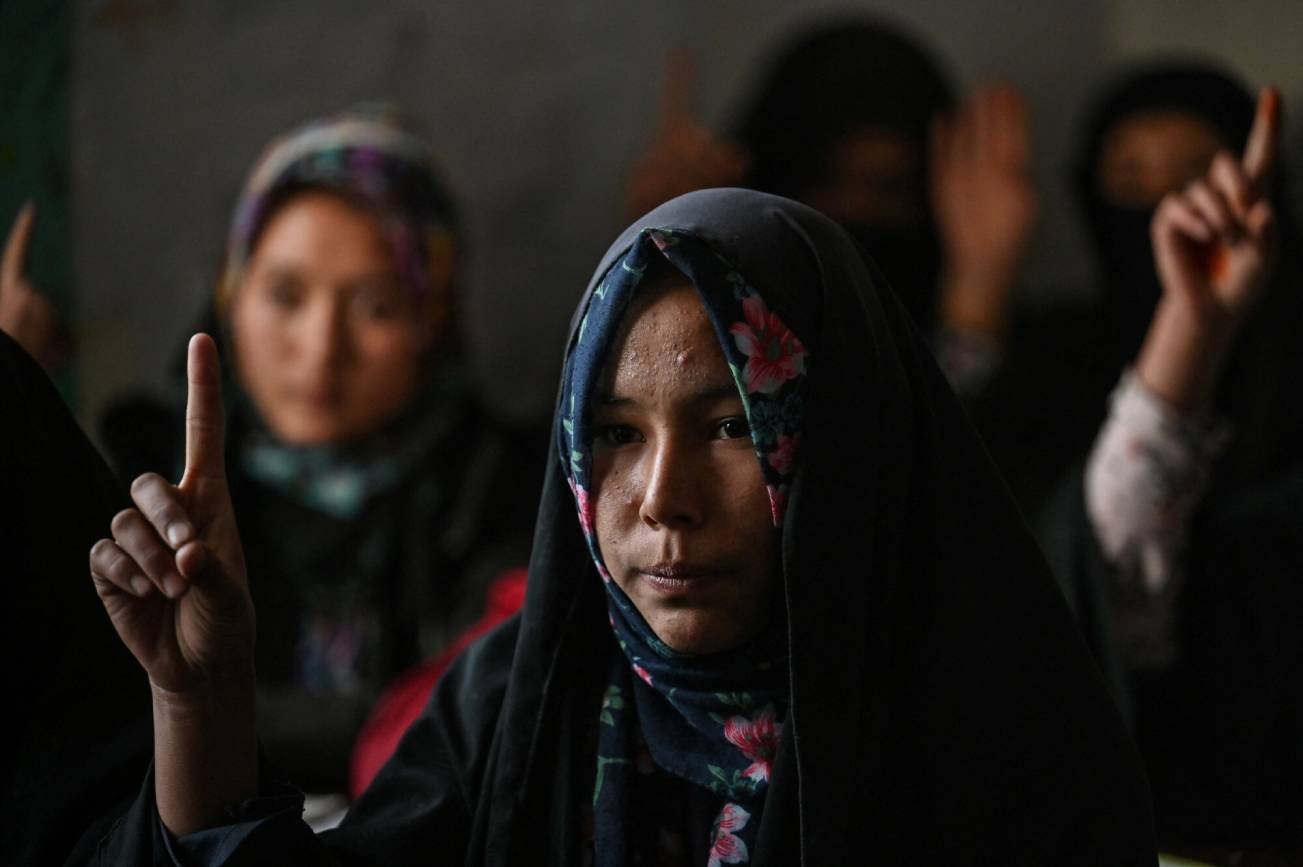 Dziewczynki w Afganistanie nie mogą chodzić do szkoły. Tajny Klub Książki