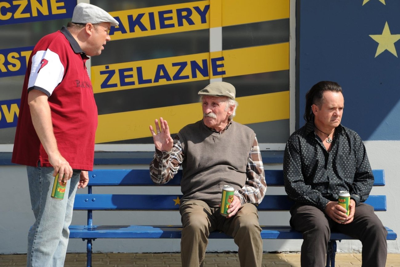 "Ranczo" tak szybko jednak nie powróci. Hadziuk nie ma dobrych wieści Co dalej z serialem "Ranczo. Zemsta Wiedźm"? Hadziuk zabrał głos