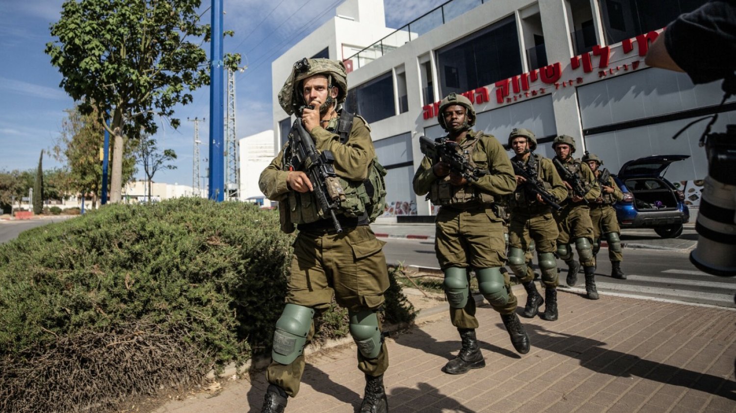 Izrael ogłosił całkowite oblężenie Strefy Gazy