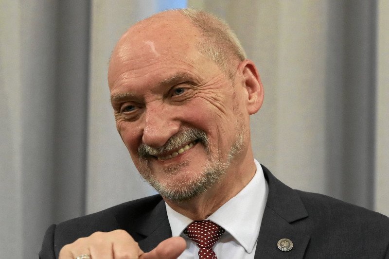 Antoni Macierewicz na antenie Telewizji Trwam ogłosił, co powinno stanąć w miejscu Pałacu Kultury w Warszawie.