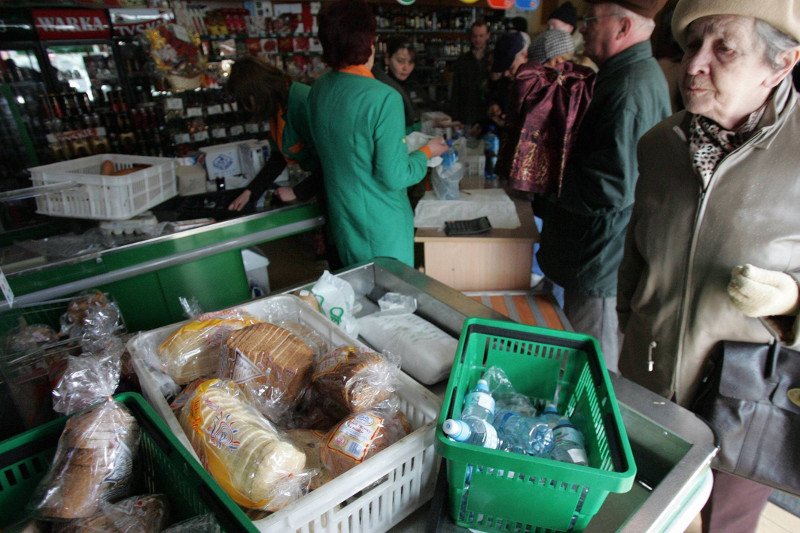 Polacy są przeciwni zakazowi handlu w niedzielę - tak wynika z sondażu Pollstera przeprowadzonego dla "Super Expressu".