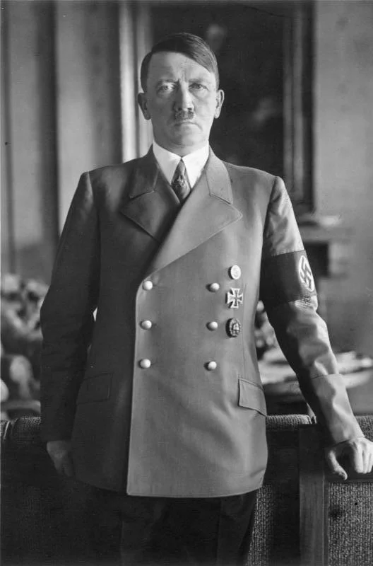 Adolf Hitler stworzył własny system wartości hołdując idei o nieustannej walki ras.
