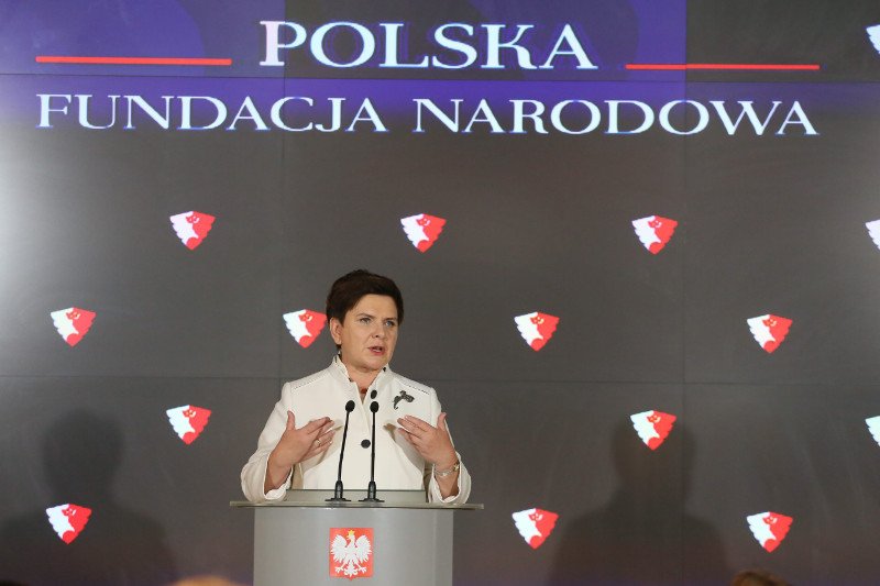 Ile pieniędzy ma Polska Fundacja Narodowa? Już nie 100 mln zł, ale o wiele więcej. Na zdjęciu Beata Szydło podczas ogłoszenia powstania PFN.